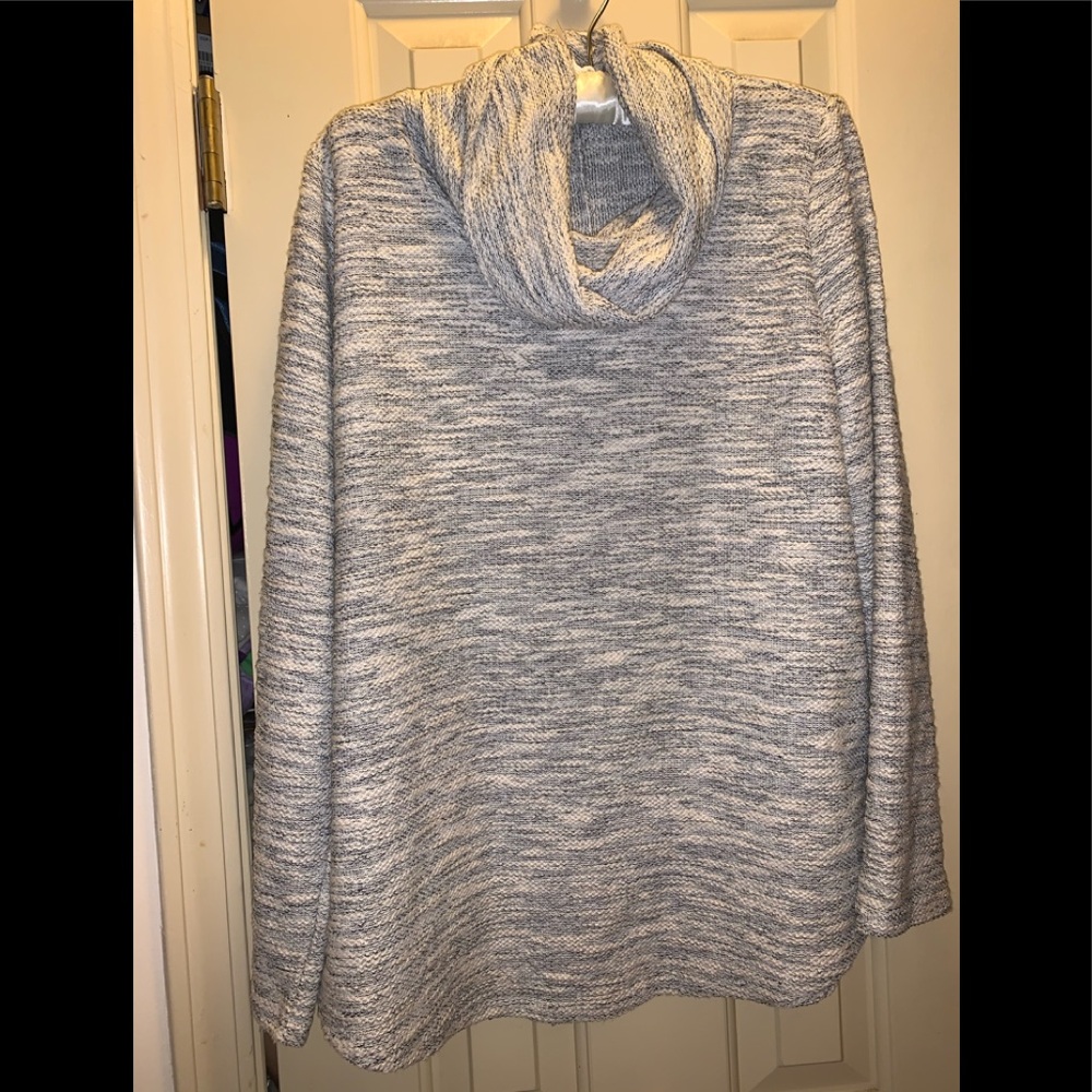 ✳️ LOFT Black & gray marled, long sleeved cowl top